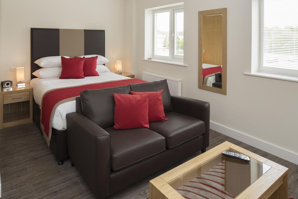 House Of Fisher - Beneficial House Bracknell Rum bild